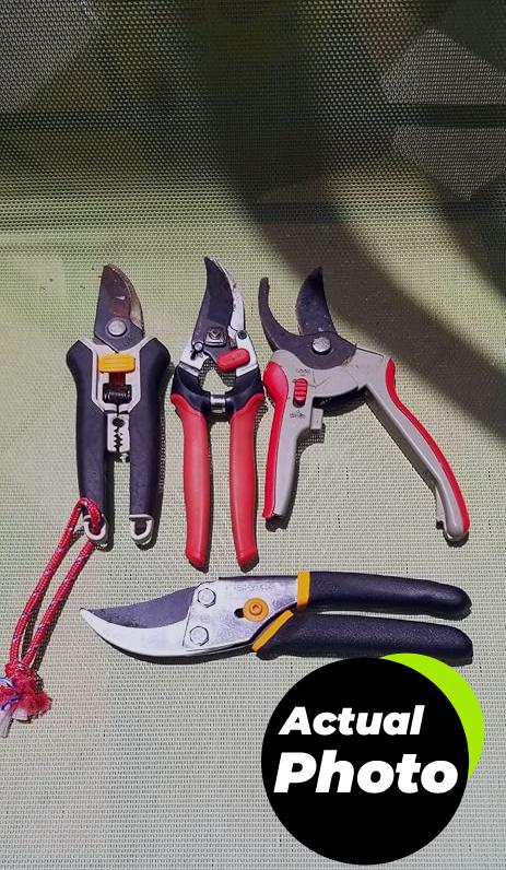 fiskars-bypass-pruning-shears-garden-clippers-pic-2