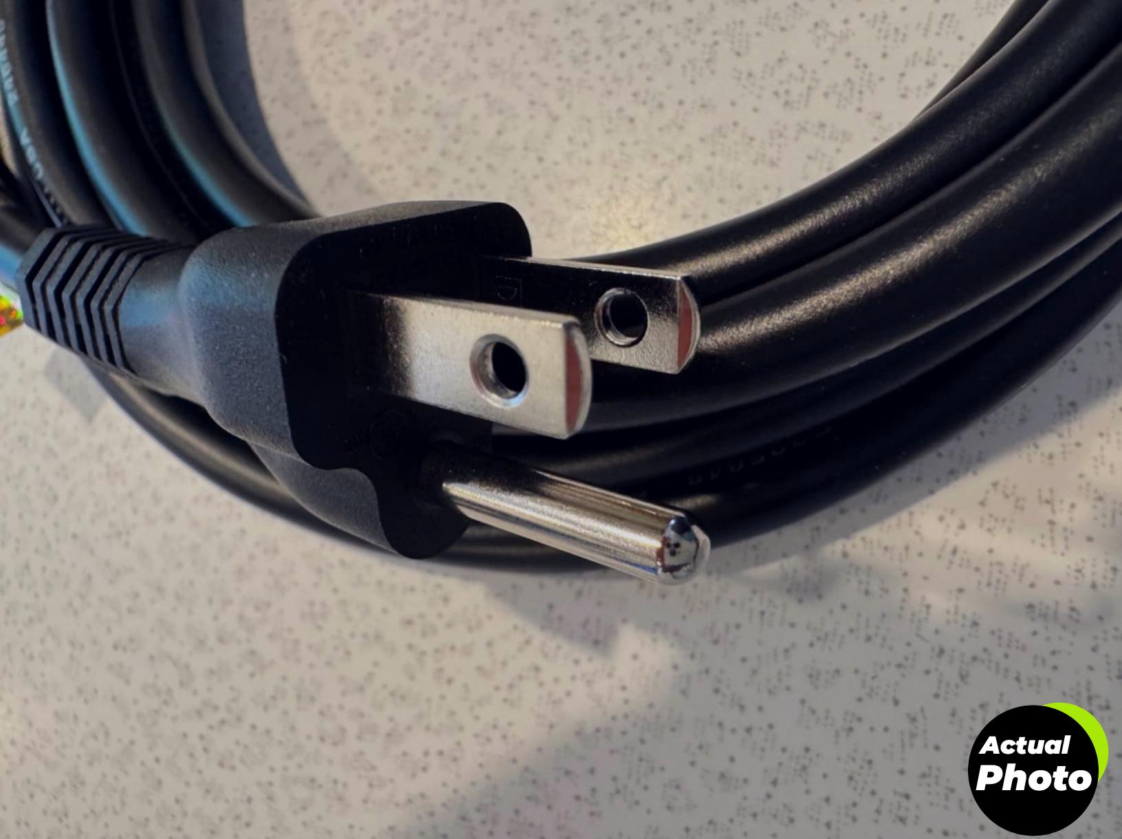 amazon-basics-10ft-extension-cord-black-foto-1