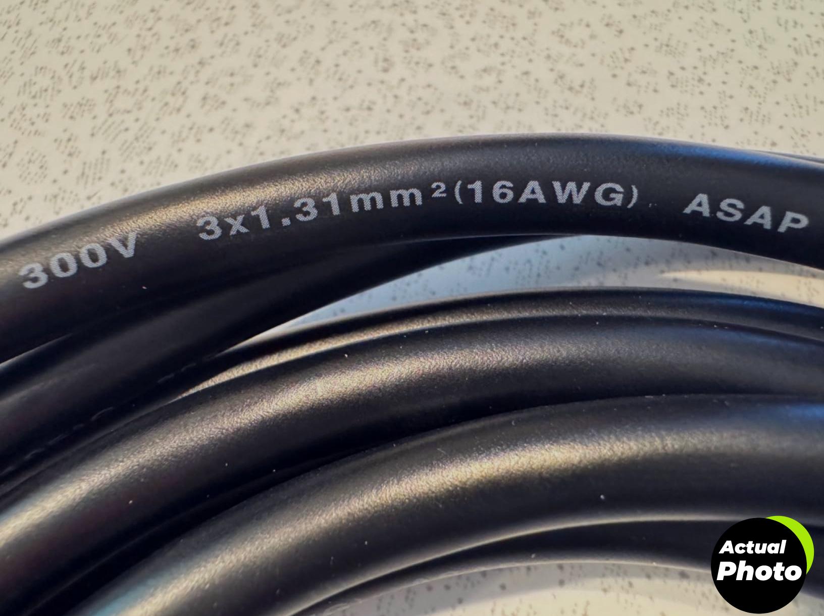 amazon-basics-10ft-extension-cord-black-foto-2