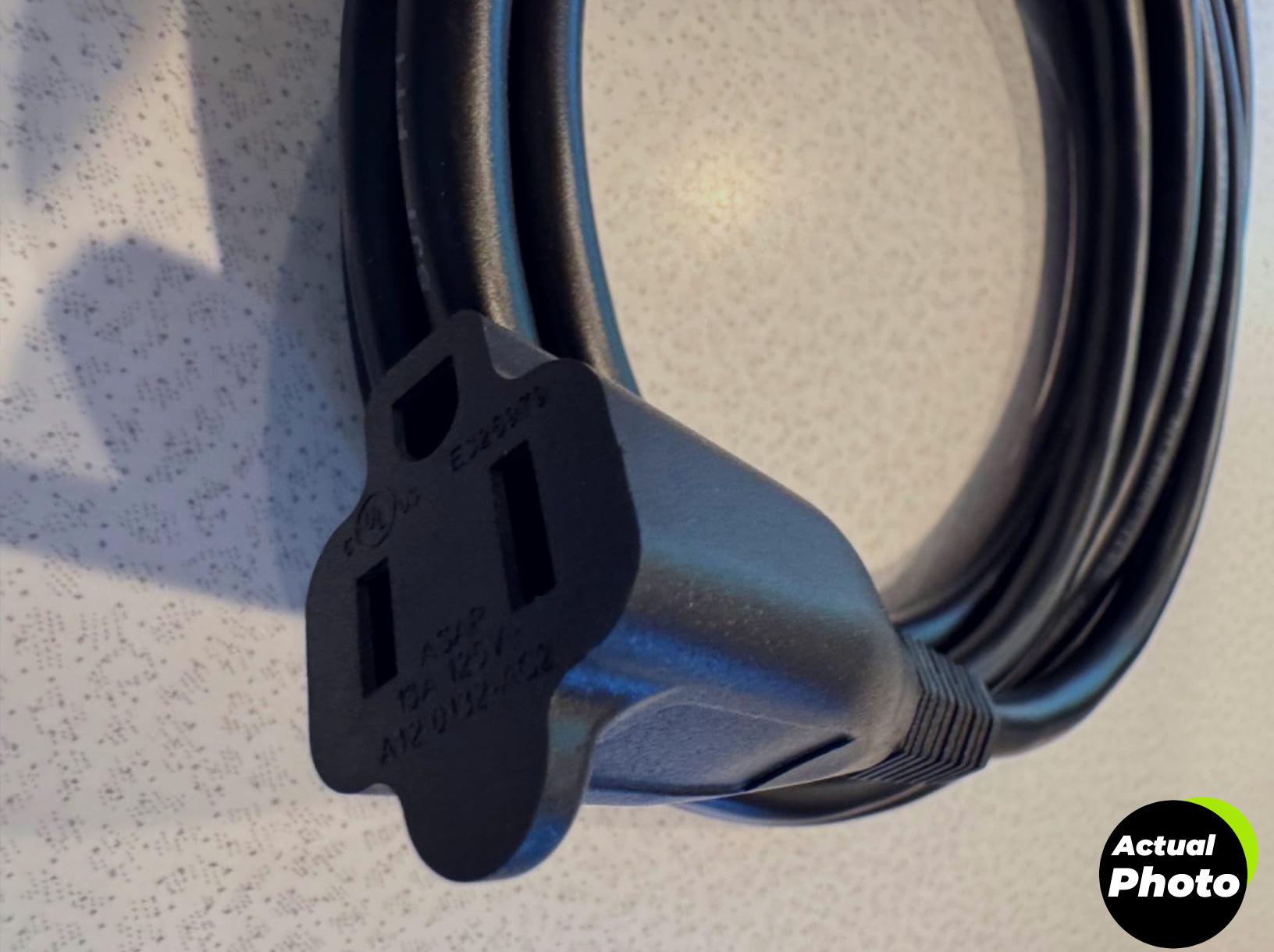 amazon-basics-10ft-extension-cord-black-foto-3