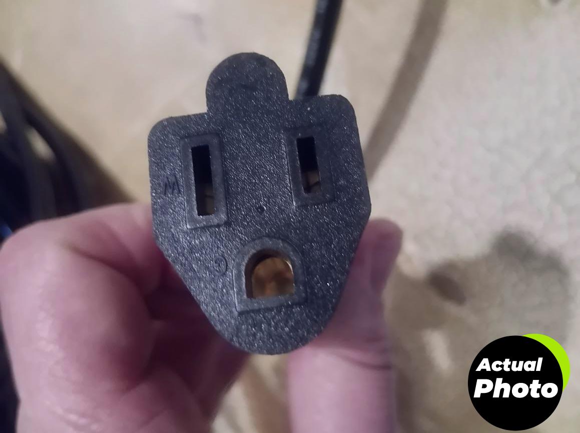 outdoor-extension-cord-black-3-prong-25ft-16awg-foto-2