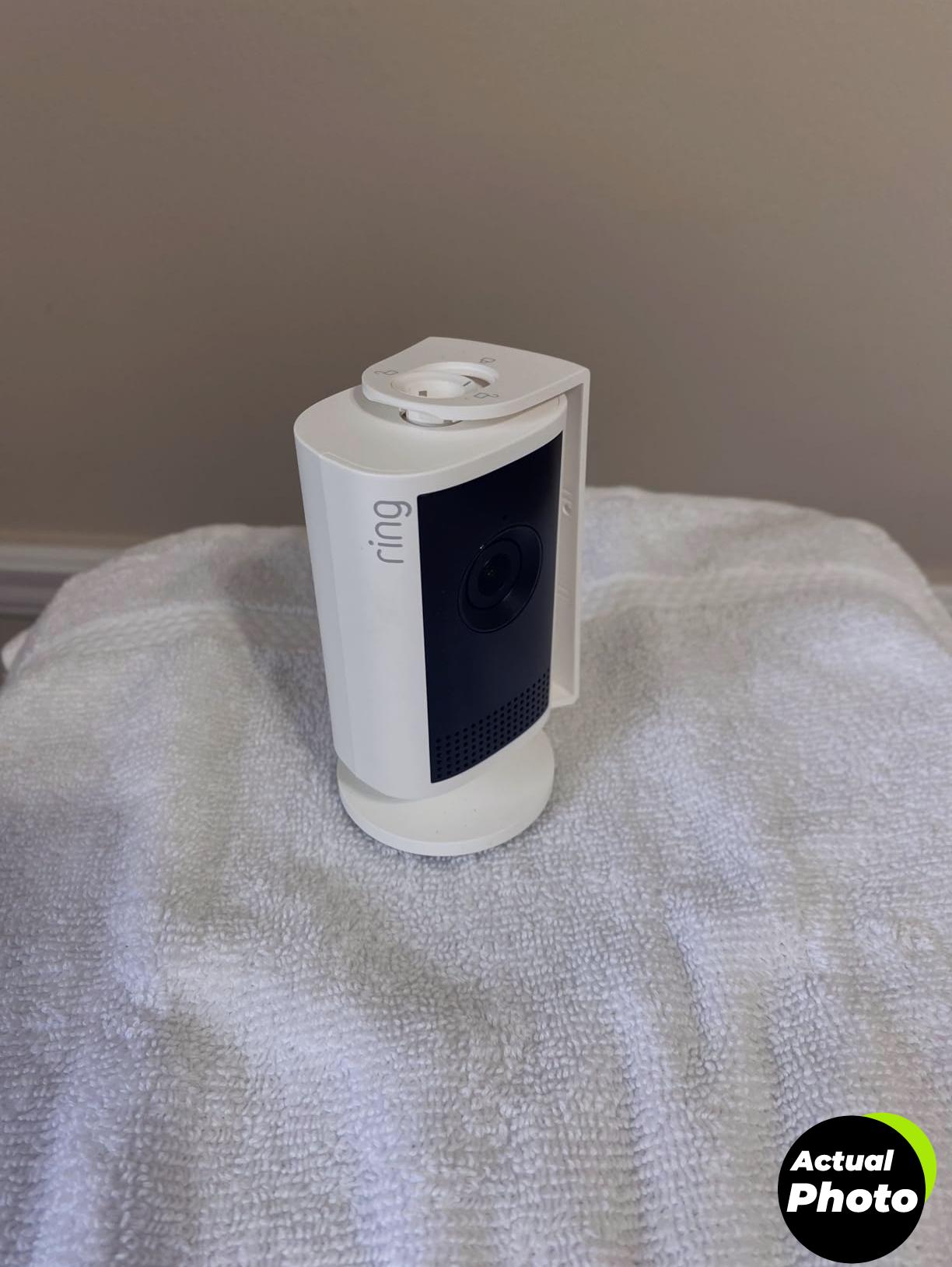 ring-indoor-cam-plus-security-2k-foto-3